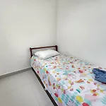 Apartamento Alto Padrao Frente Ao Mar 4 Quartos Sendo 2 Suites ,A/C , Garagem