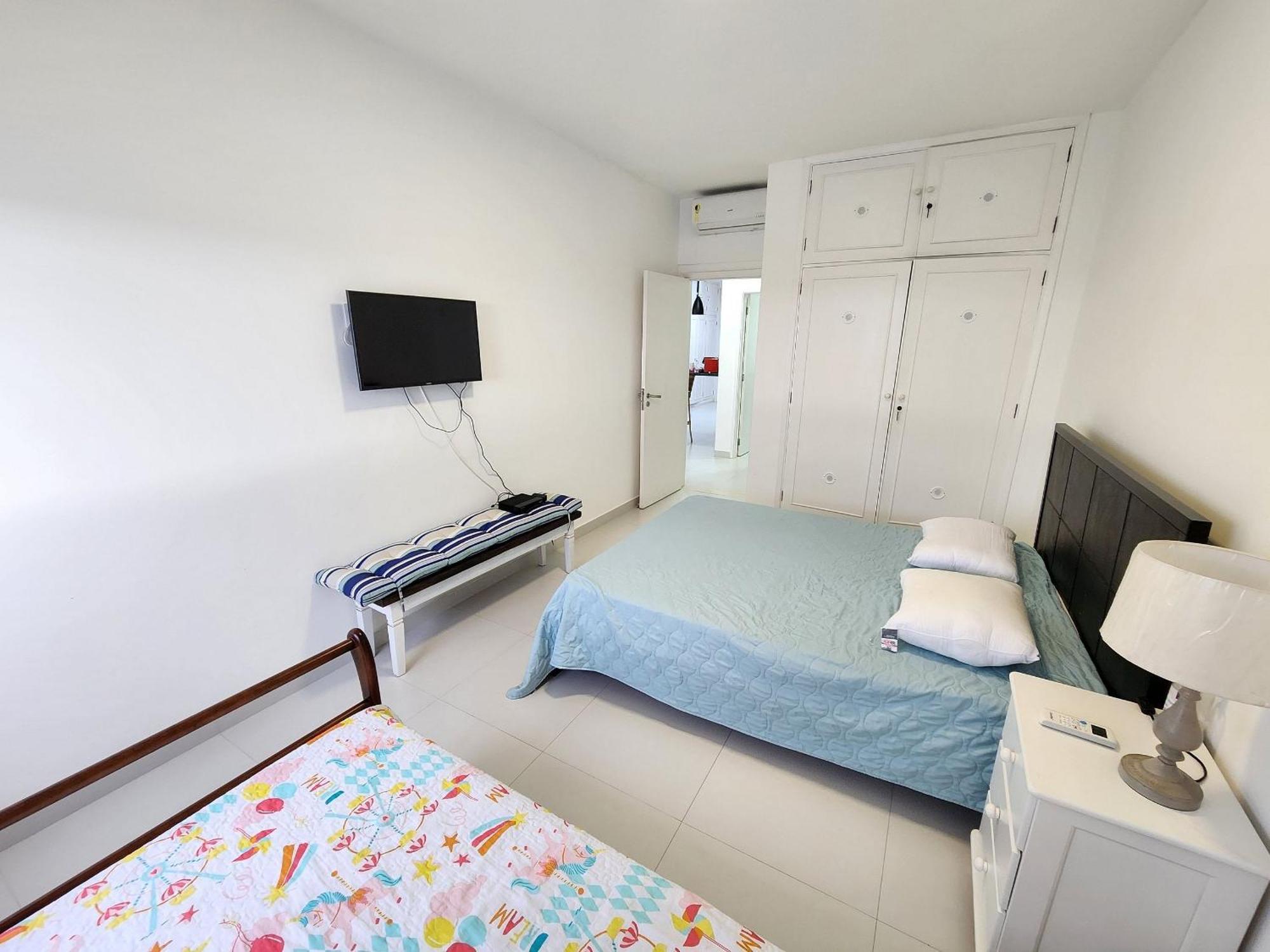 Apartamento Apartamento Alto Padrao Frente Ao Mar 4 Quartos Sendo 2 ,a/c , Garagem *