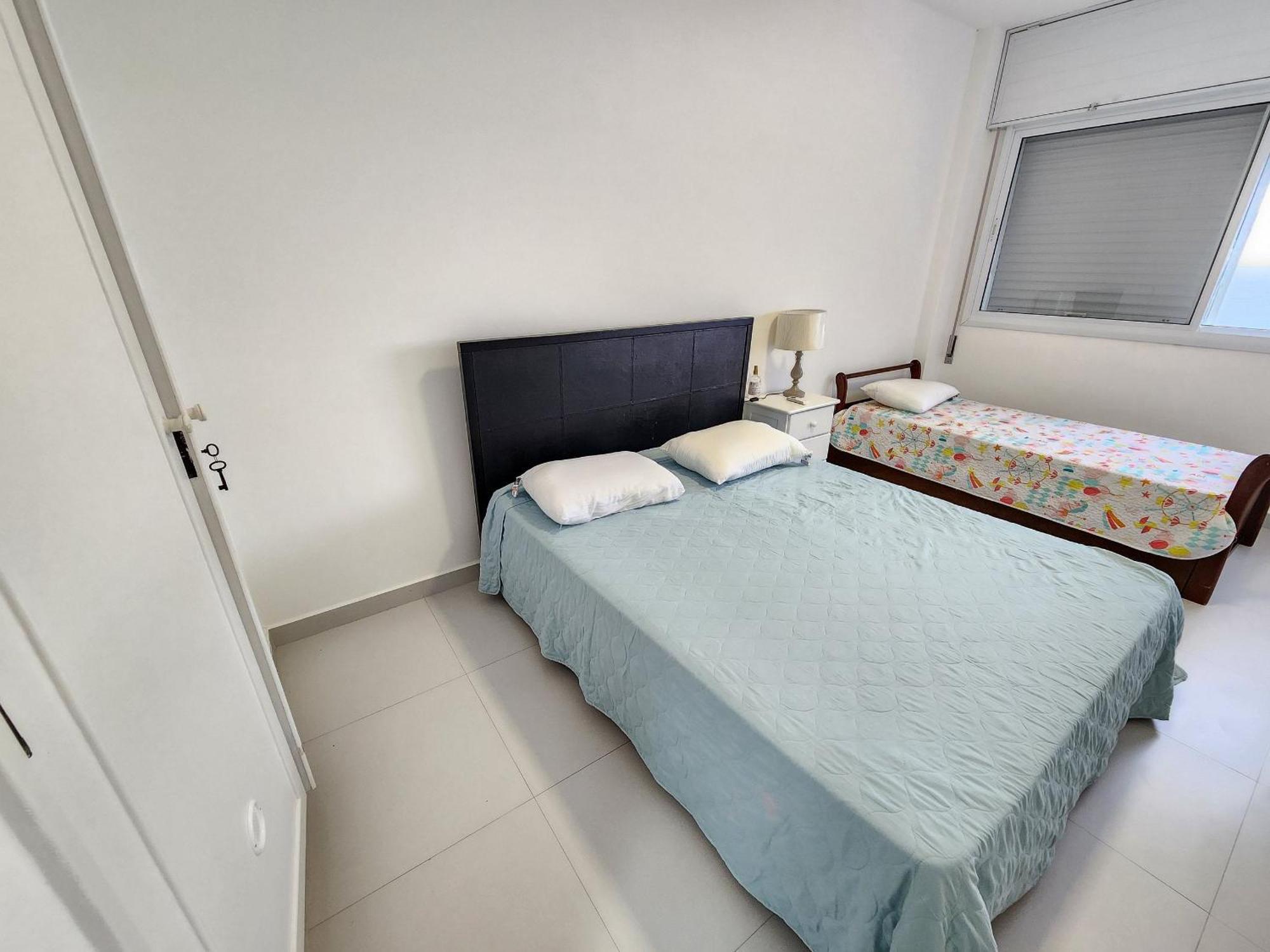 Apartamento Alto Padrao Frente Ao Mar 4 Quartos Sendo 2 ,a/c , Garagem *