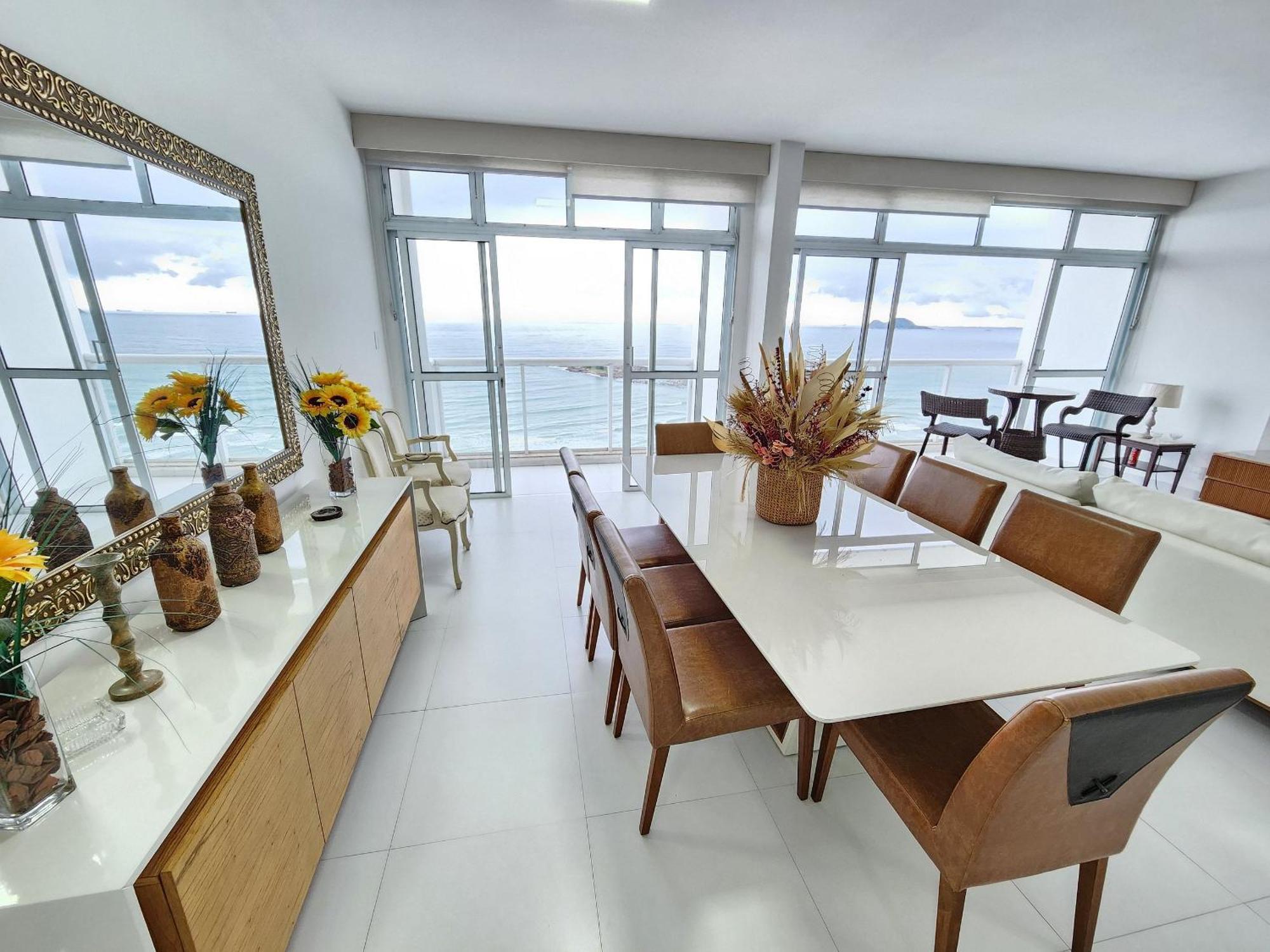 Apartamento Alto Padrao Frente Ao Mar 4 Quartos Sendo 2 ,a/c , Garagem *